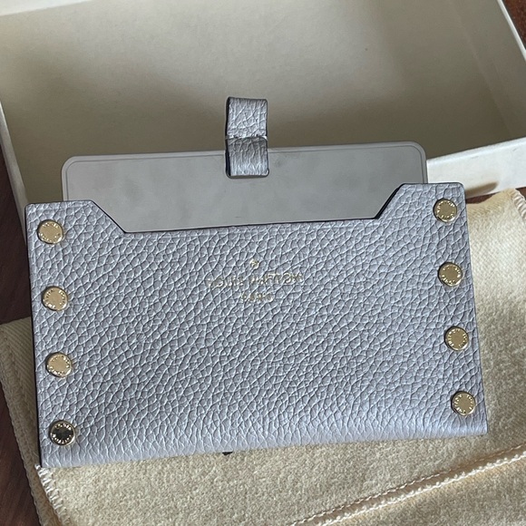 Luis Vuitton small compact Mirror with leather case. - Picture 9 of 12